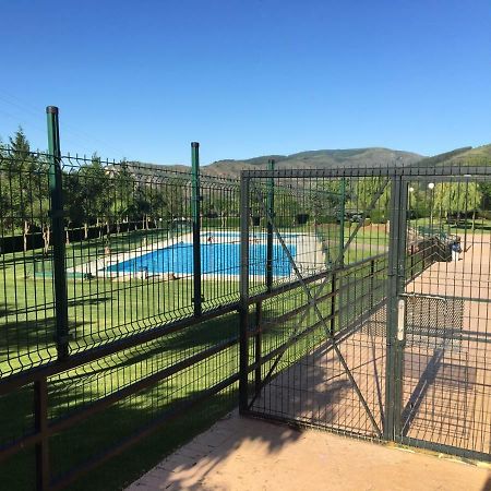Apartamento Ezcaray Con Piscina Сорракин Экстерьер фото